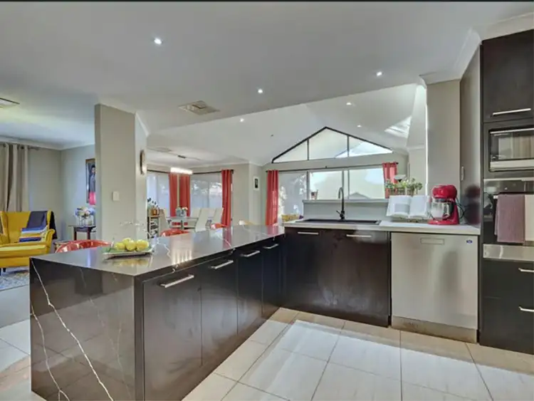 Fifth view of Homely house listing, 2 Woodside Loop, Beckenham WA 6107