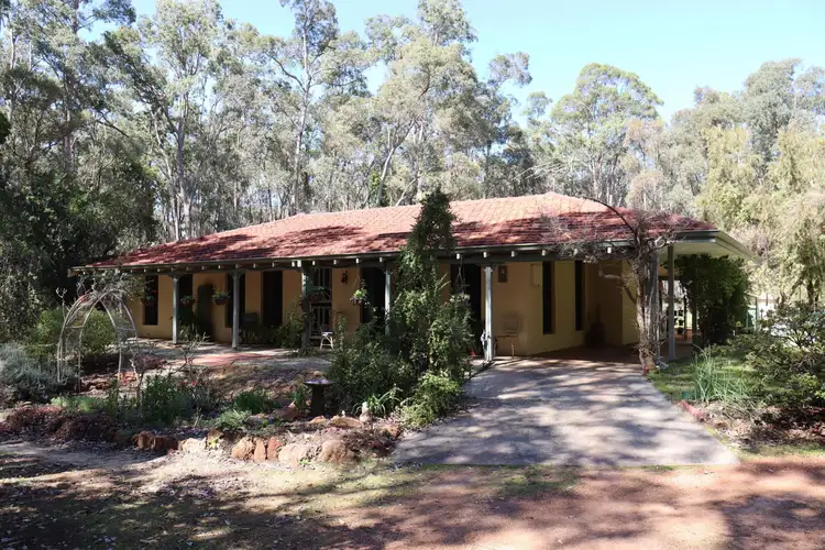 1880 Walker Street, Sawyers Valley WA 6074