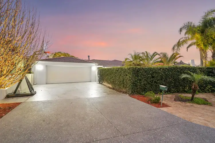15 Guinevere Way, Carine WA 6020
