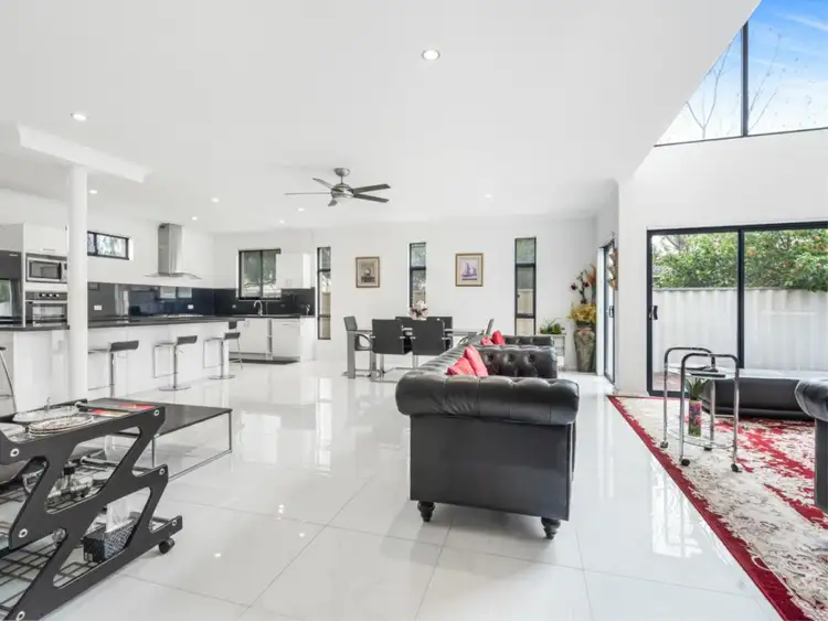 Second view of Homely house listing, 6 Hadlow Place, Thornlie WA 6108