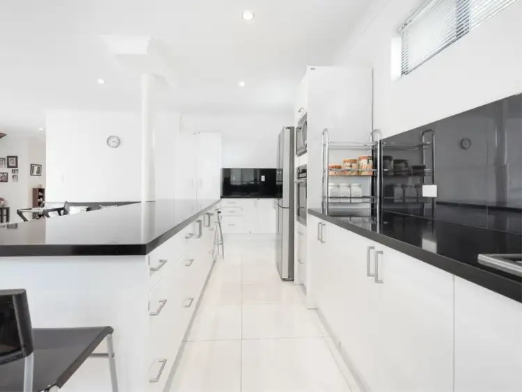 Third view of Homely house listing, 6 Hadlow Place, Thornlie WA 6108