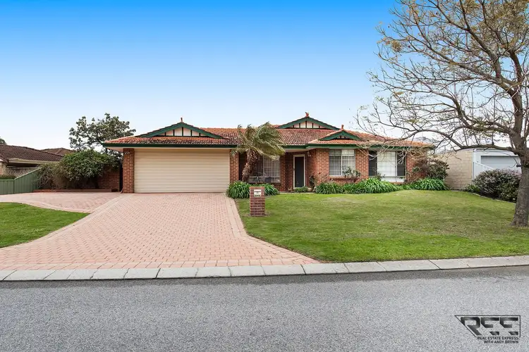 32 Chesterton Drive, Thornlie WA 6108