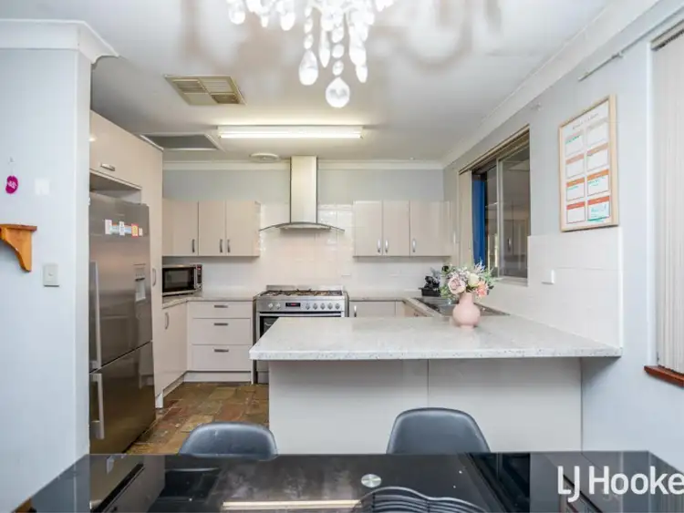 Fifth view of Homely house listing, 3 Silver Mallee Close, Camillo WA 6111