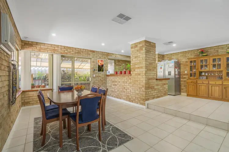60 Regal Drive, Thornlie WA 6108