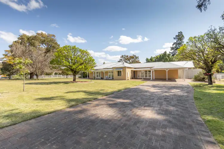 15 Shadytree Lane, Maida Vale WA 6057