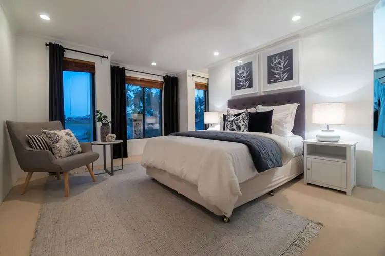 31 Shiralee Bend, Carramar WA 6031