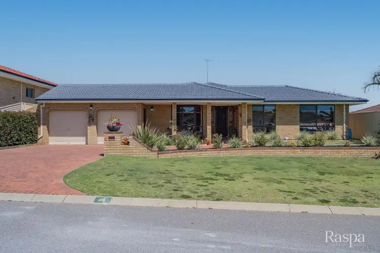 4 Berson Court, Lake Coogee WA 6166