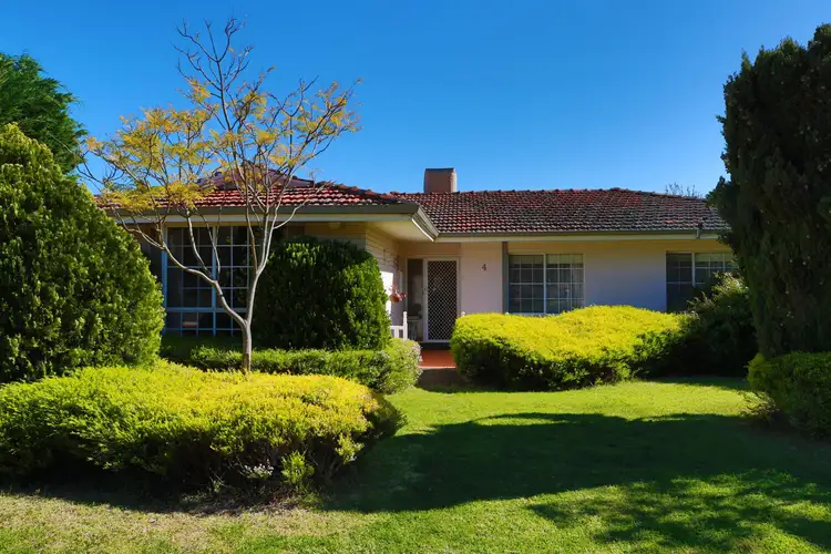 4 Clark Avenue, Lake Grace WA 6353