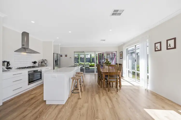 9 Liscombe Crescent, Harrisdale WA 6112