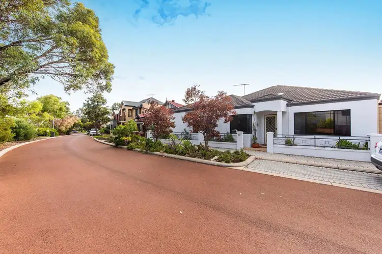 33 Thornbill Meander