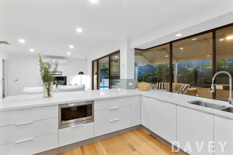 3 Angus Court, Duncraig WA 6023