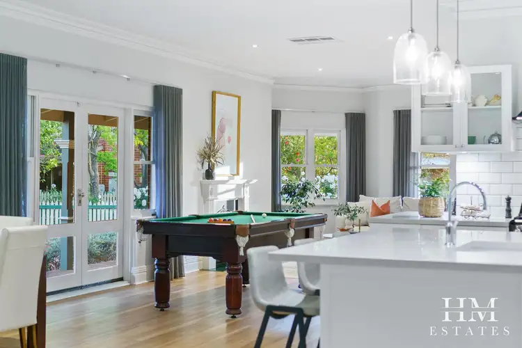 15 Gum Grove, Guildford WA 6055
