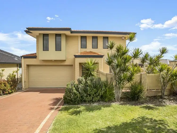 1/135 Hillsborough  Drive