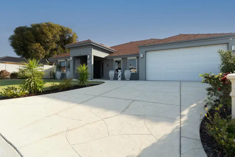 12 Fineview Crescent, Carramar WA 6031