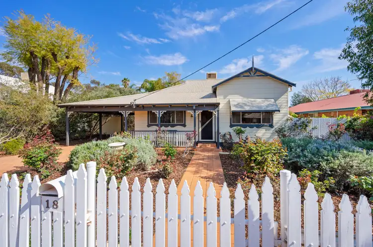 18 Lyall Street, Lamington WA 6430