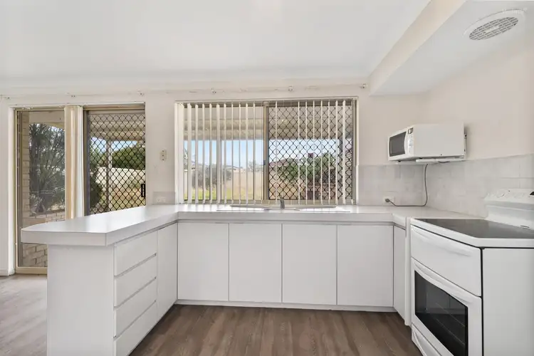 8 Bellbird Avenue, Huntingdale WA 6110