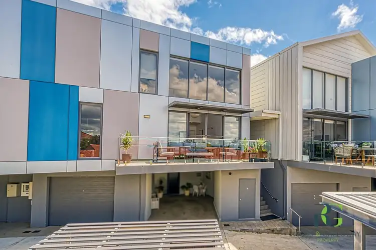 9/16 Bridges Road, Melville WA 6156