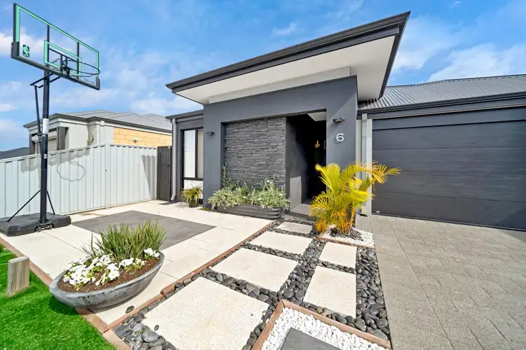 Second view of Homely house listing, 6 Starflower Grove, Beeliar WA 6164