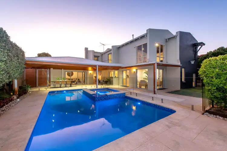 6 Hodder Way, Karrinyup WA 6018