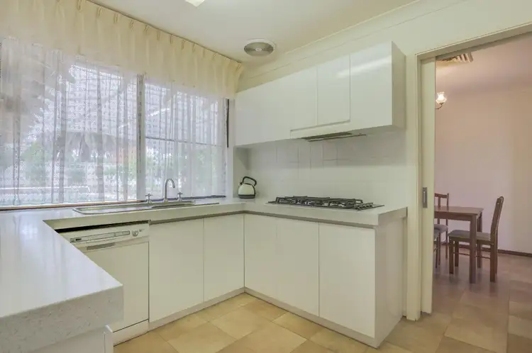40 Pembury Road, Thornlie WA 6108