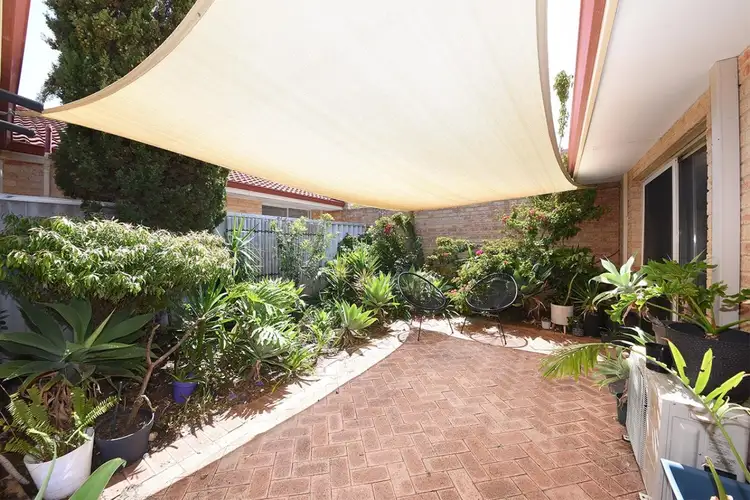 4/3 Ravenswood Drive, Nollamara WA 6061