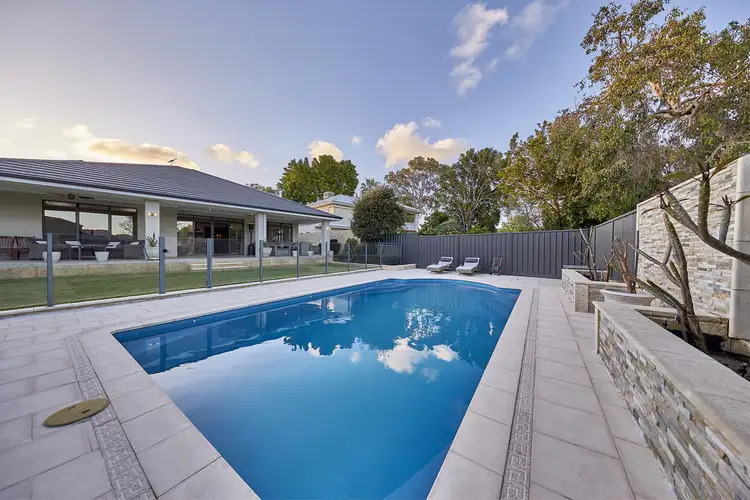 7 Davidson Road, Attadale WA 6156