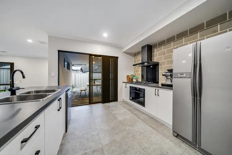 Sixth view of Homely house listing, 2/8 Christina Street, Hazelmere WA 6055