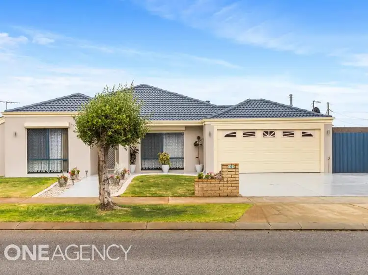 12 Broughton Way