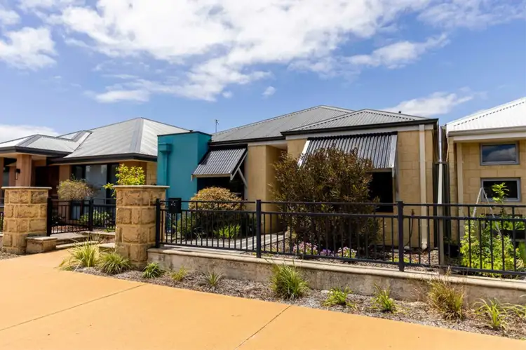 4/2 Mackerel Avenue, Kealy WA 6280