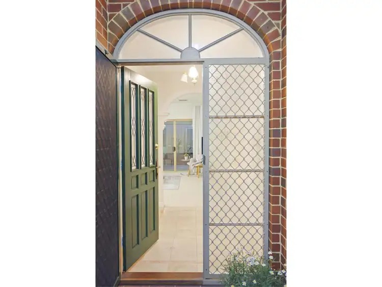 Fifth view of Homely house listing, 2/112 Waratah Avenue, Dalkeith WA 6009