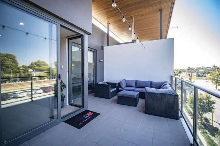 17/2 Tenth Avenue, Maylands WA 6051