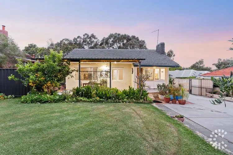 76 Bromley Road, Hilton WA 6163