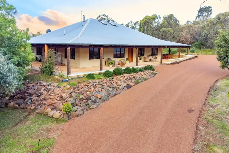 28 Barn  Road, Mooliabeenee WA 6504