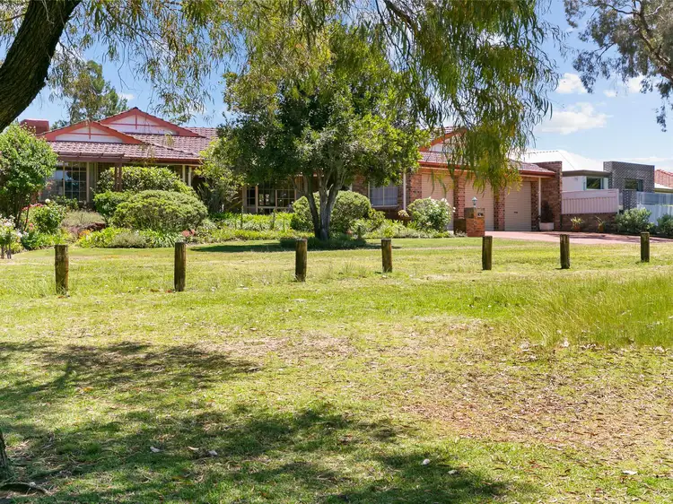 27 Paterson Gardens, Winthrop WA 6150