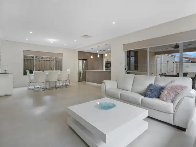 42 Admiralty Road, Canning Vale WA 6155