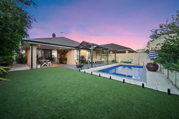31 Syme Road, Alexander Heights WA 6064