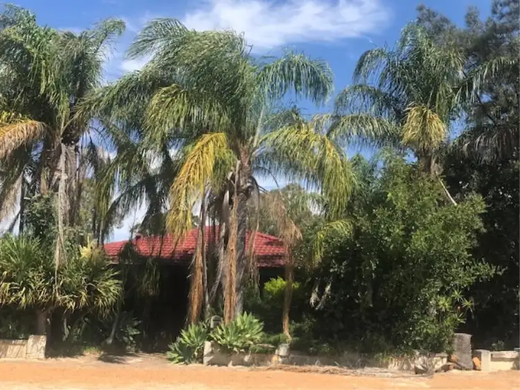 1 Parkway Trail, Ballajura WA 6066