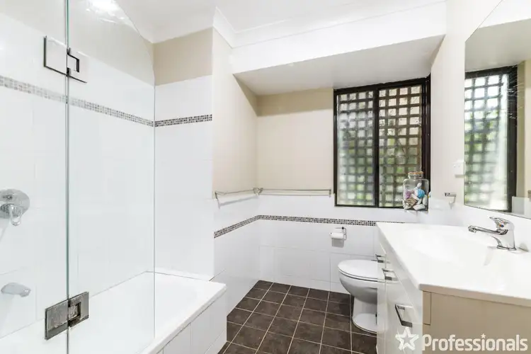 Seventh view of Homely house listing, 4 Gum Court, Yangebup WA 6164