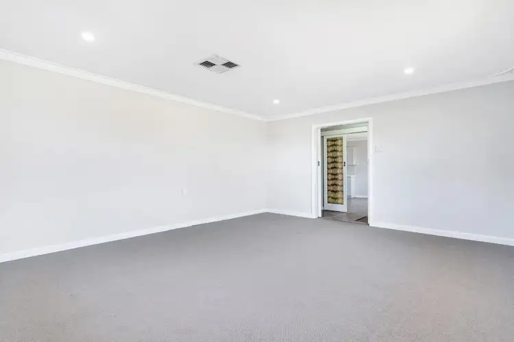 Fifth view of Homely house listing, 18 Clovelly Way, Warnbro WA 6169