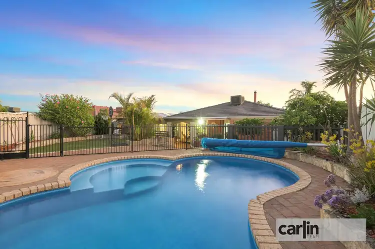 5 Poinsettia Grove, South Lake WA 6164