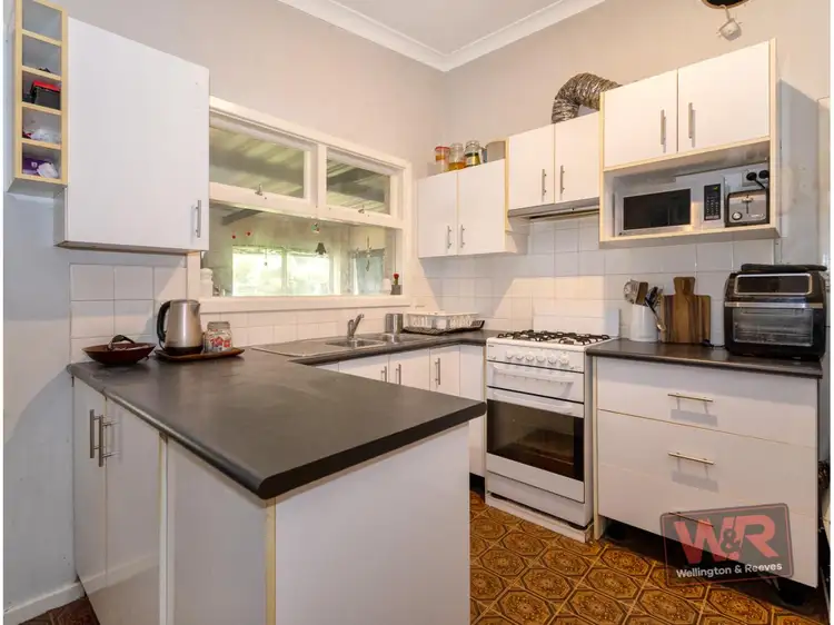 6 Regent Street, Gledhow WA 6330