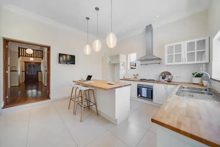 8 Dunedin street, Mount Hawthorn WA 6016