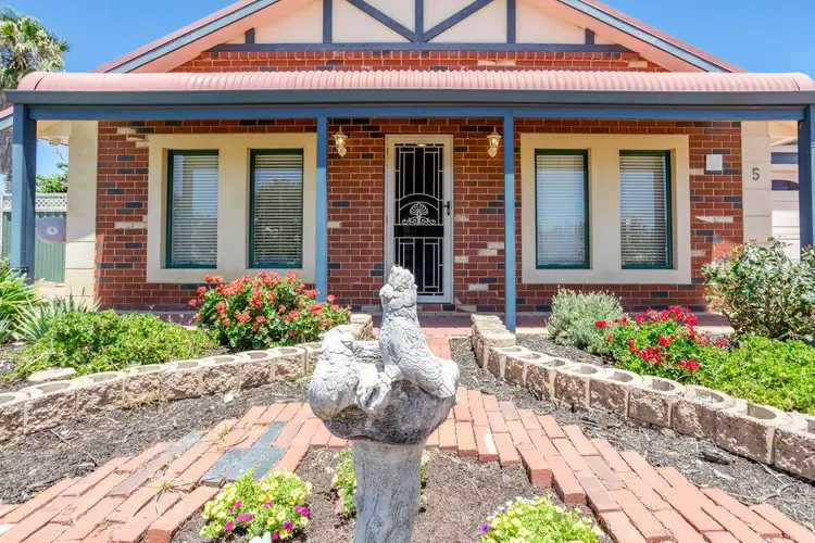 5 Madden Place, Huntingdale WA 6110