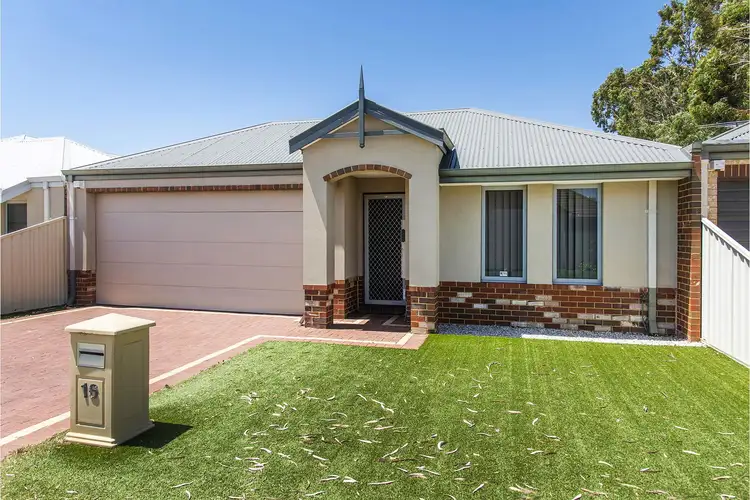 16 Carnation Street, Canning Vale WA 6155