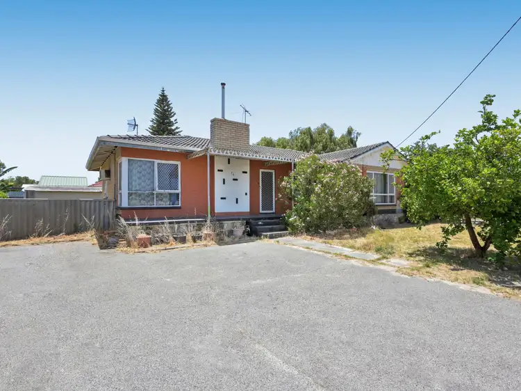 16 Lynstead Street, Beckenham WA 6107