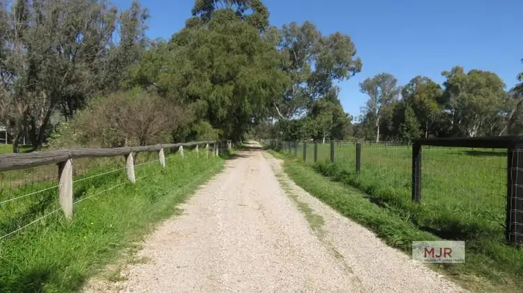 135 Blair Road, Oakford WA 6121