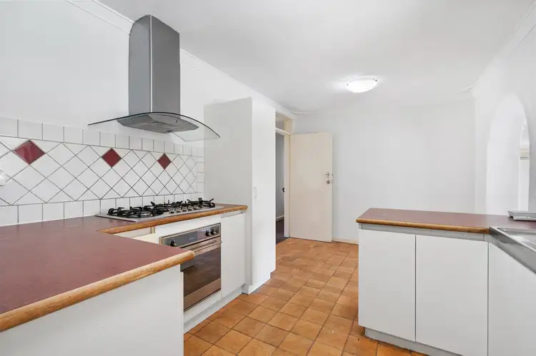 4 Crossford Street, Thornlie WA 6108