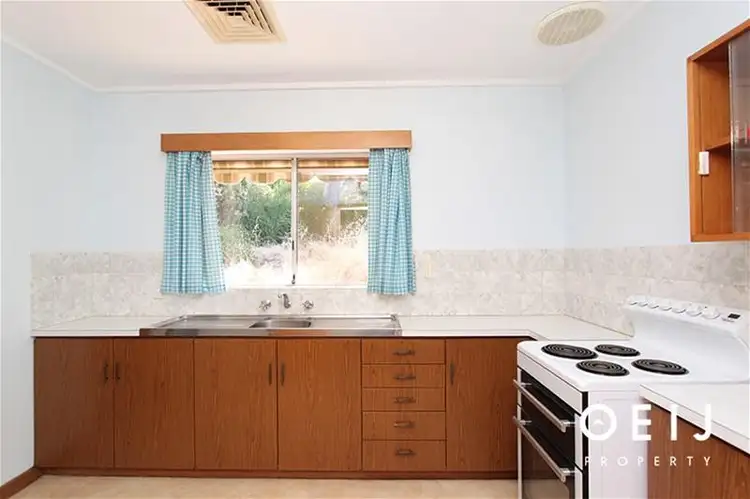 Fifth view of Homely house listing, 11 Billabong Way, Mount Nasura WA 6112