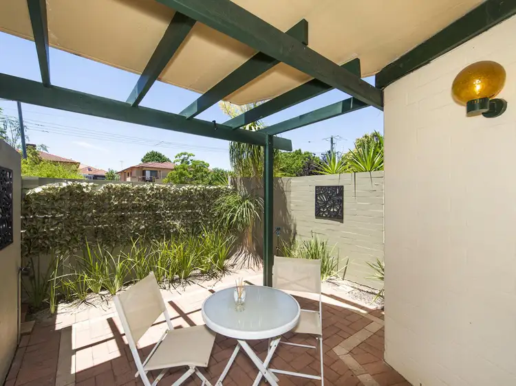 4/6 Heppingstone Street
