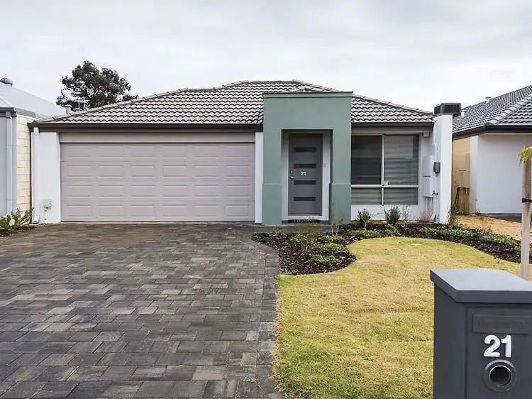 21 Molonglo Crescent